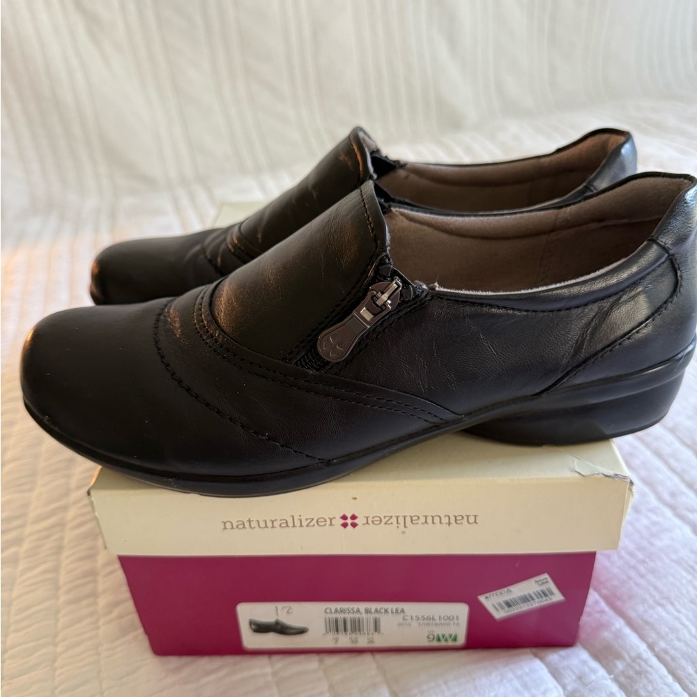 Naturalizer Black Leather Loafers